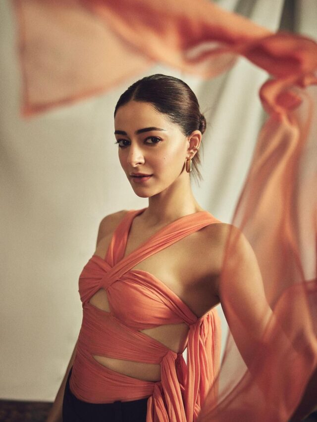 ananya pandey के शेयर किया हॉट फोटो शूट