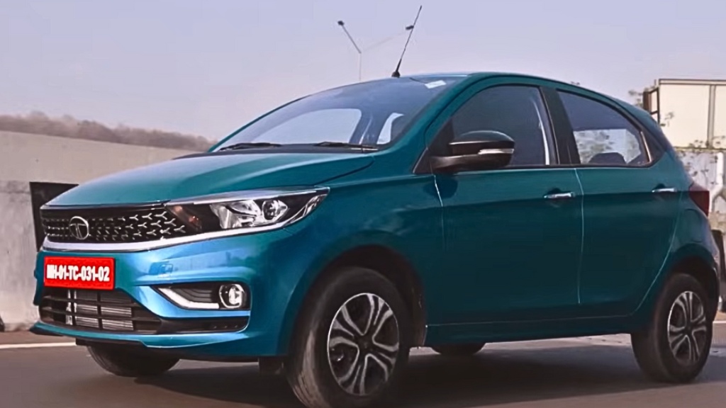 Tata Tiago and Tigor features, Tata Tiago and Tigor launch date, Tata Tiago and Tigor price in india, Tata Tiago and Tigor new model, टाटा की नई गाड़ियों के नए मॉडल जल्द ही होंगे लांच