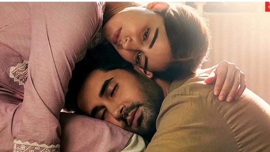 Chand Mera Dil Movie Review: अनन्या पांडे और लक्ष्य की फिल्म उम्मीदों पर खरी नहीं उतरी 1 Chand Mera Dil Movie Review: अनन्या पांडे और लक्ष्य की फिल्म उम्मीदों पर खरी नहीं उतरी