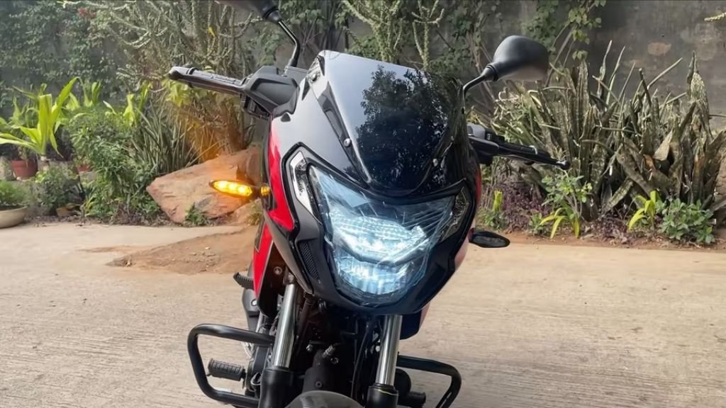 Bajaj Pulsar पर फेस्टिव ऑफर! ₹12,000 तक का फायदा, इन बाइक्स पर मिल रहे बड़े फायदे 1 Bajaj Pulsar